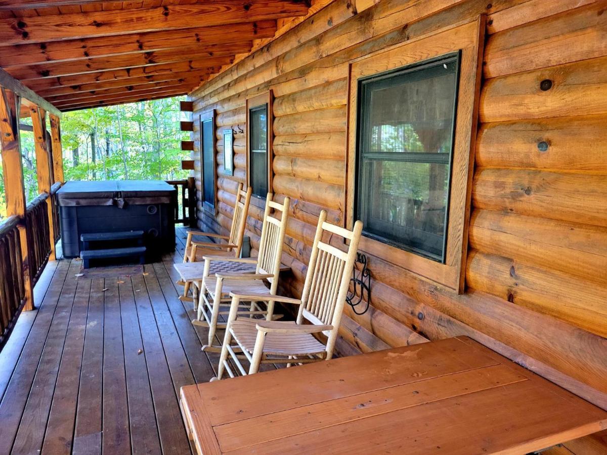 Red Wolf Cabin In Maggie Valley Eksteriør billede