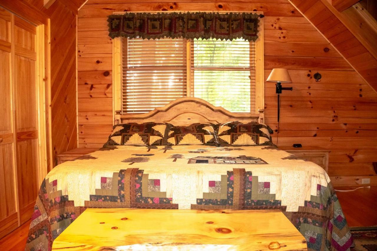 Red Wolf Cabin In Maggie Valley Eksteriør billede